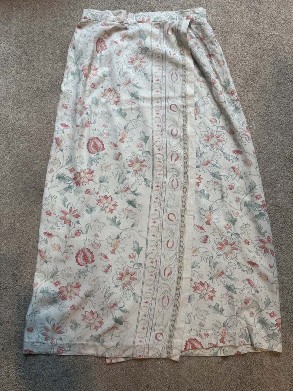 Van Heusen Woman’s Cream Maxi Skirt with Pink Floral Print Boho Chic Size Medium